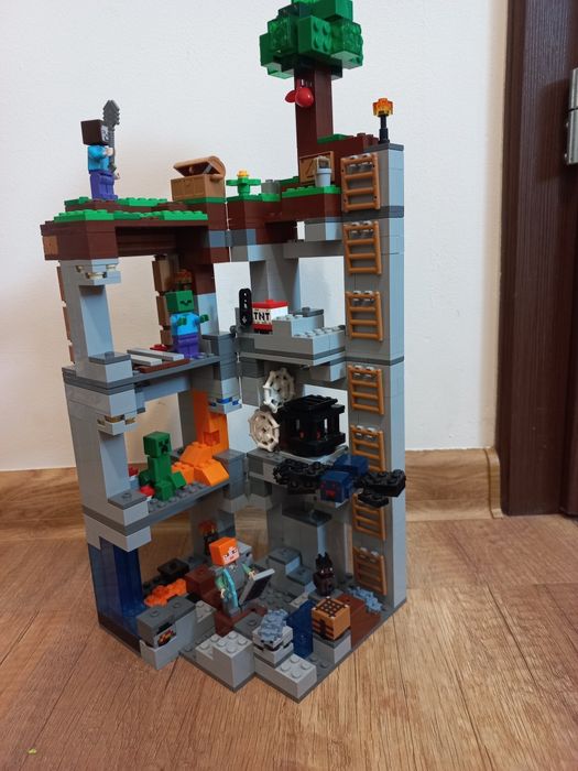Lego Minecraft 21147 Przygody na skale macierzystej 3 warianty komplet