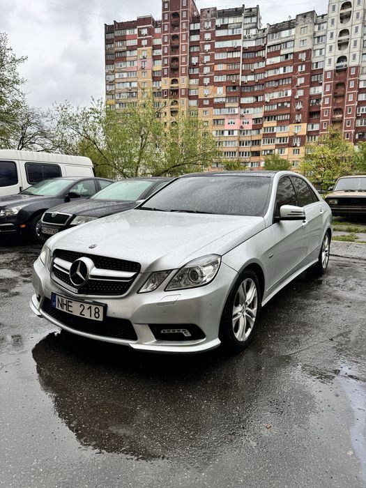 Продам Mercedes - Benz E200 W212