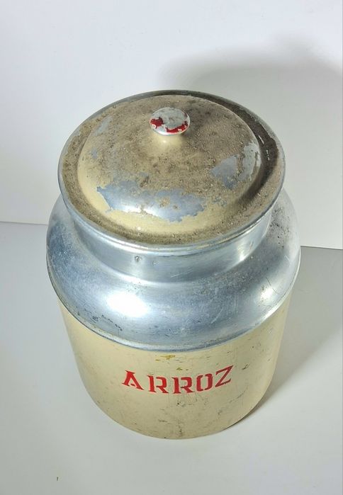Frasco antigo de alumínio