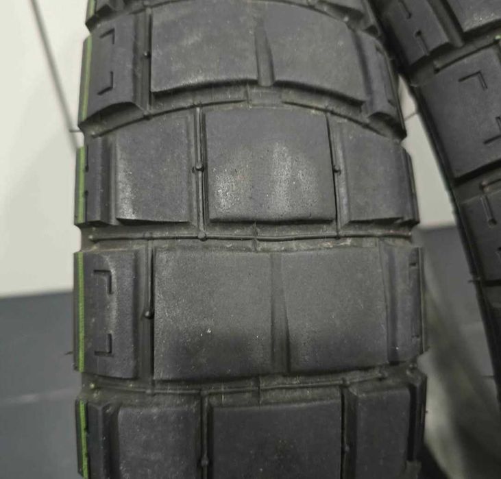 Pneus CST 110/70-17 e 130/70-17