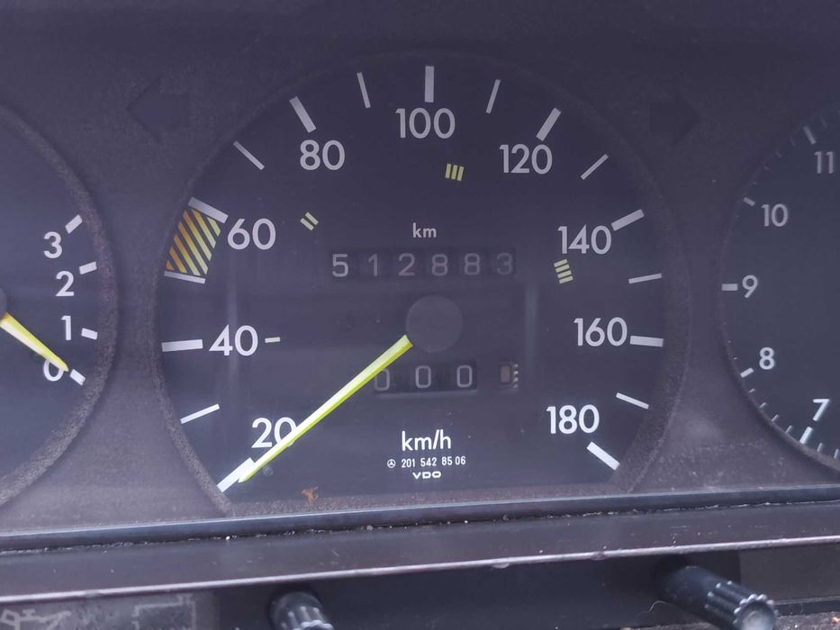 MERCEDES 190 D - 1986
