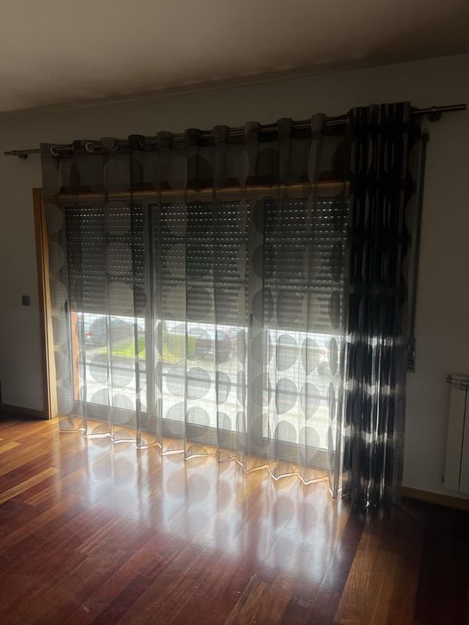 Cortina + Barão - 4 metros largura x 2,30 metros de altura