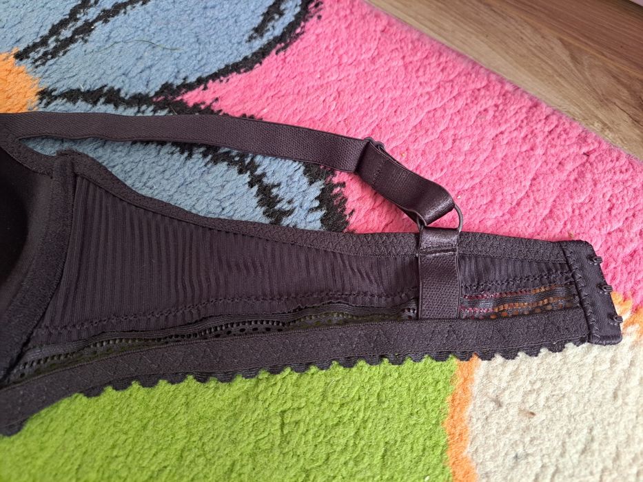 Bustonosz damski czarny 85C nowy