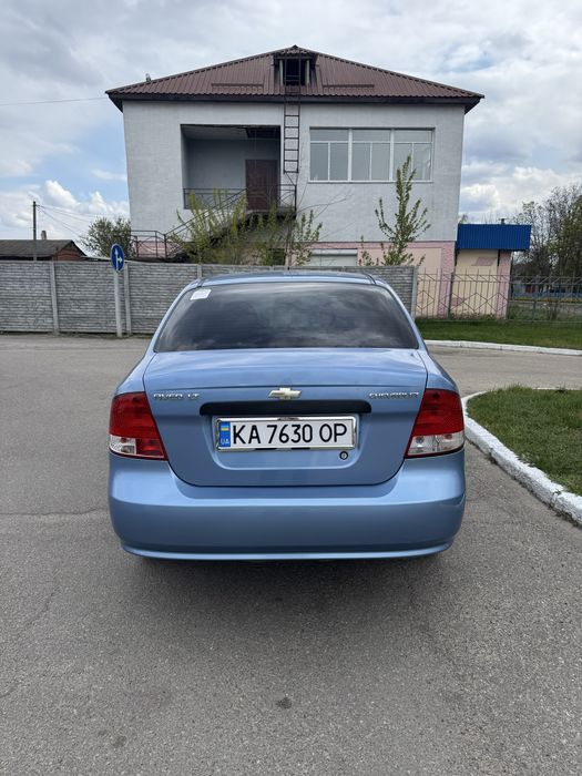 Chevrolet Aveo — на автоматі, газ/бензин