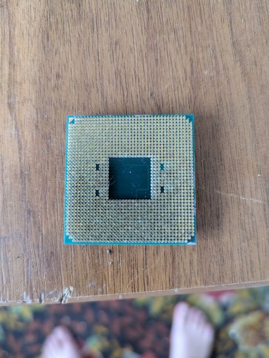 Процесор AMD Athlon 200GE