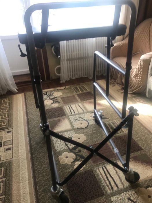 Ходунки медичні