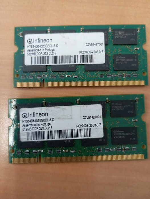 Par de Memórias RAM DDR1 SO-DIMM 512 MB Infineon HYS64D64020GDBL-6-C