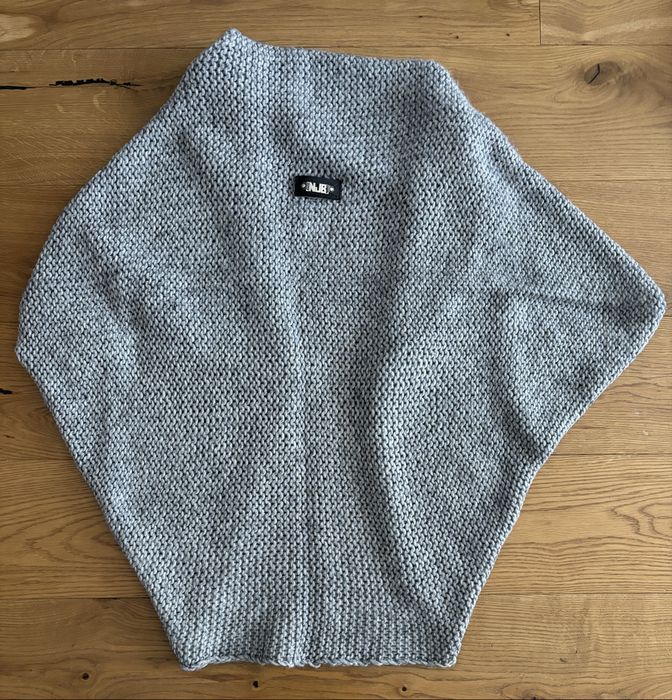 Sweter nietoperz