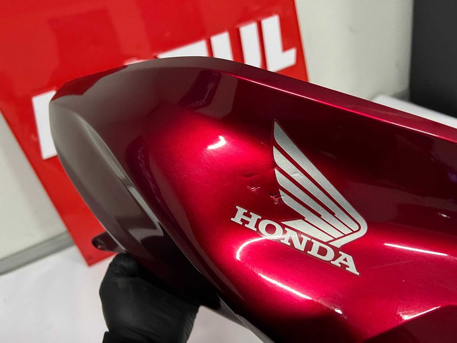 Honda CB 125R CB125R JC91 owiewka nakładka na zbiornik prawa oryginał