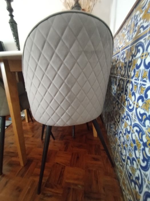 Venda de mesa e 4 cadeiras