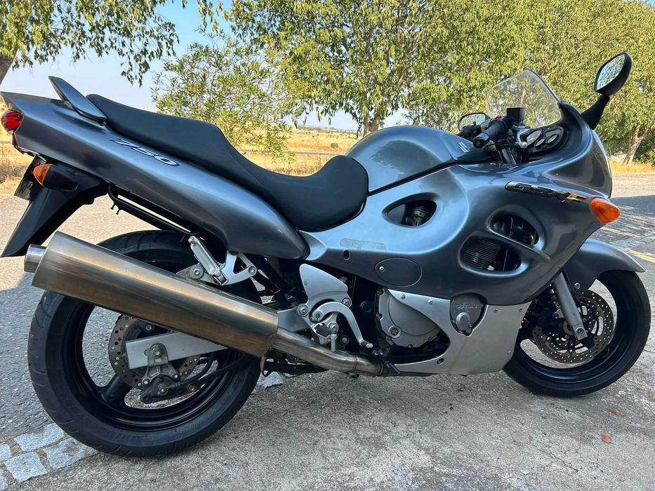 Mota Suzuki GSX750 F