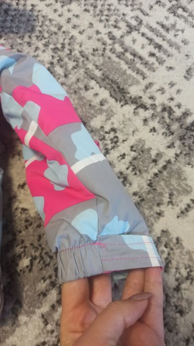 Зимова куртка як новенька