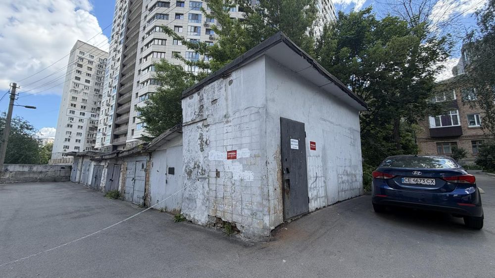 Оренда на вул. Патріарха М. Скрипника, 44А приміщення на 13,5 м²