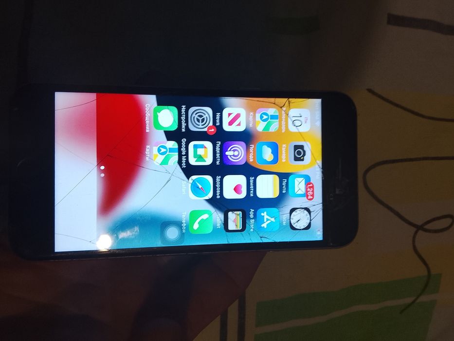 Продам айфон 6s на 32 гб