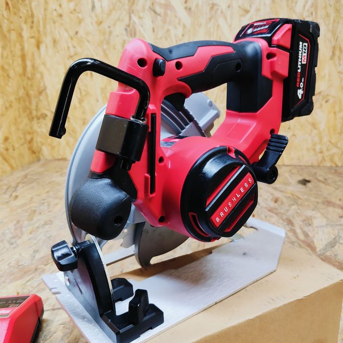 Pilsrka tarczowa Milwaukee M18 blcs66