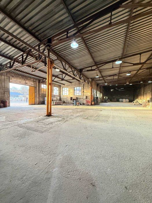 Комерційне приміщення 1600 м