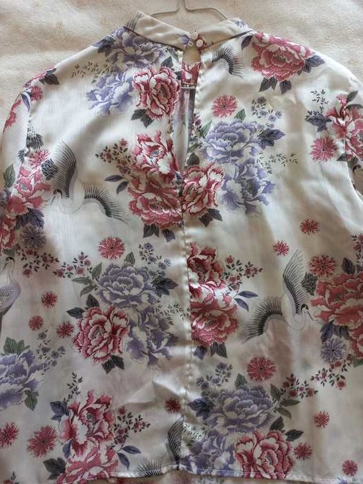 Camisa Stradivarius com mangas abaloadas