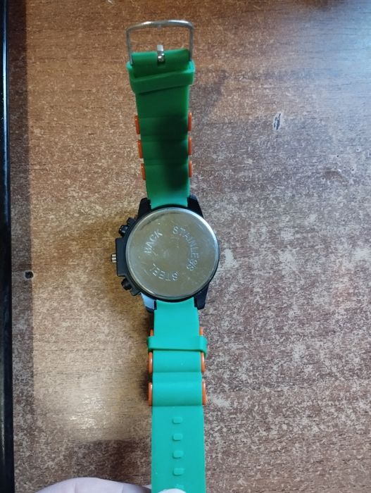 Часы спортивные на