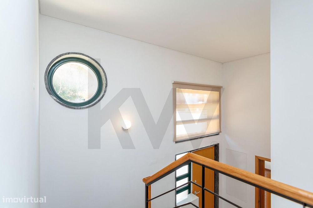Moradia T4+2 com Jardim e Piscina para Arrendamento, junto ao Oeiras G