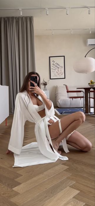 Білий халат атласний