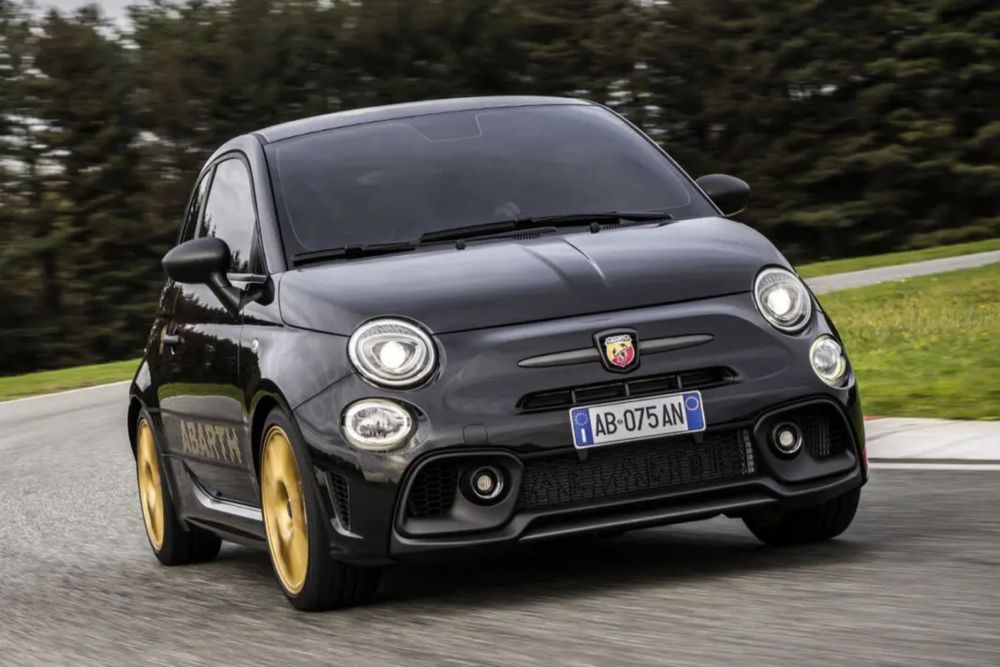 SUPORTES MOLDURAS ENCAIXES FARÓIS DE NEVOEIRO FIAT 500 ABARTH NOVOS