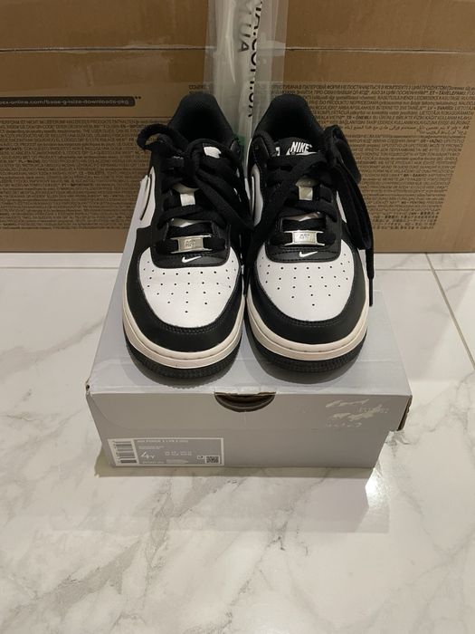 Жіночі кросівки Nike Air Force