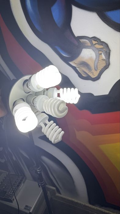 Luzes de estudio com tripeé