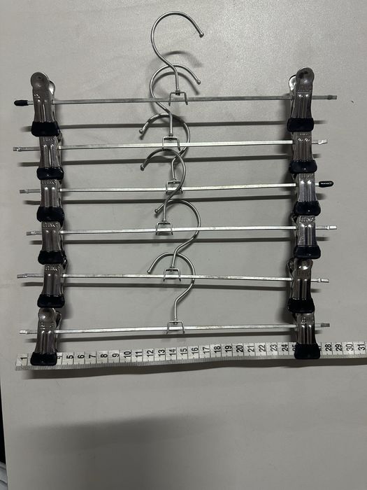 Вішаки, тремпелі для одягу дерев'яні, для штанів/спідниць металеві