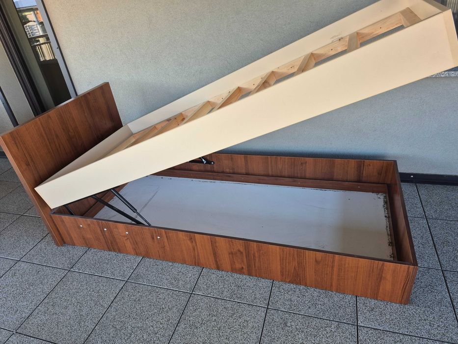 Sprzedam łóżko 90x200