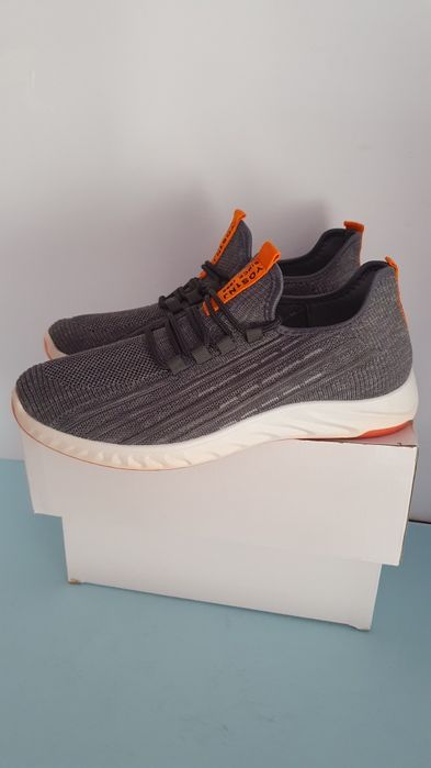 Sneakersy nowe męskie sportowe Rozmiar 44  /  wkładka 27.5 cm