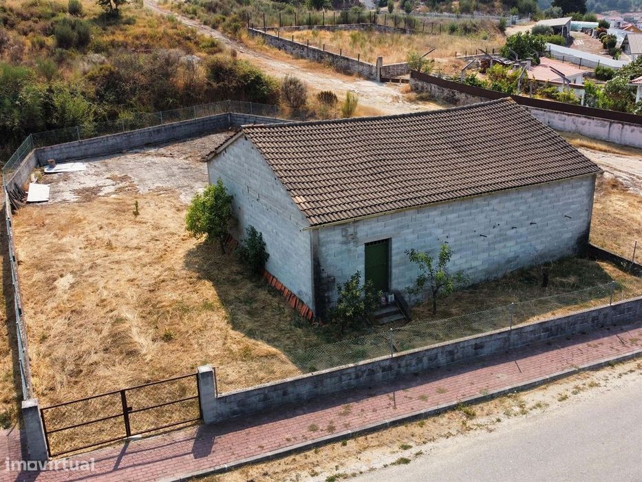 Edifício com Potencial de Reconversão em Nogueira de Cima, Viseu