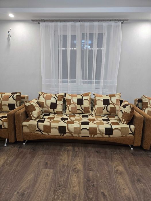 Мякий куток диван розкладний і два крісла розкладні