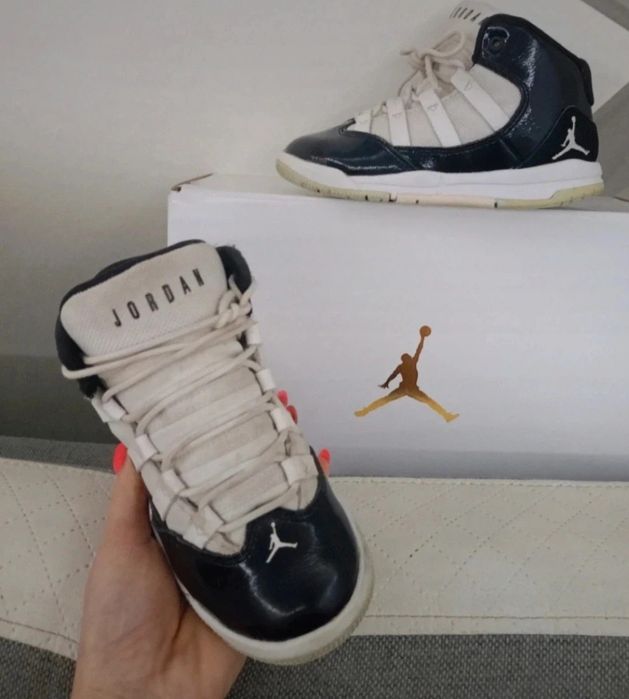 Buty sportowe Nike Air Jordan Max Aura rozmiar 28