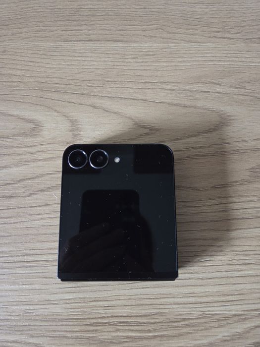 Samsung Flip 7 FE
