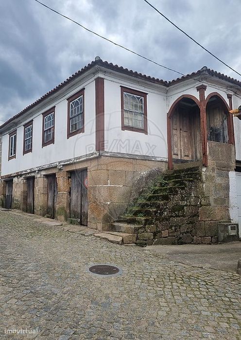 Moradia T5 para venda
