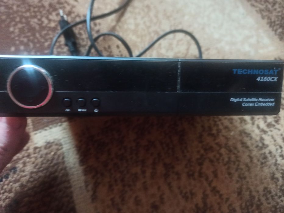 Продаж супутникових тюнерів