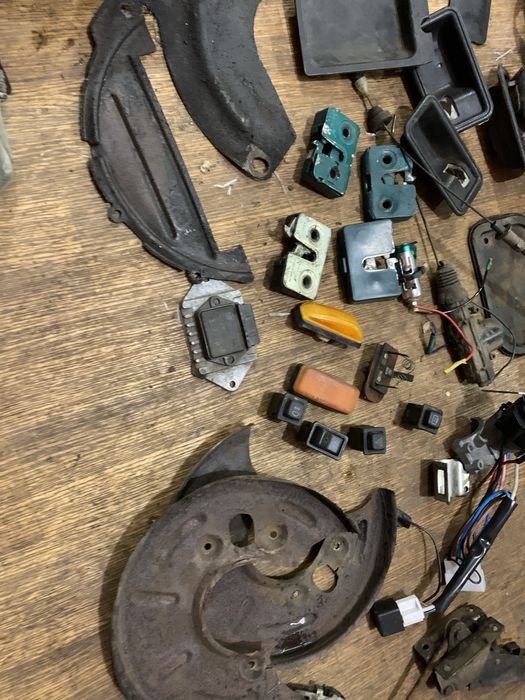 Остатки запчастей на ваз 2109 2099 2108 подушка мотора, зам. Зажигания ...