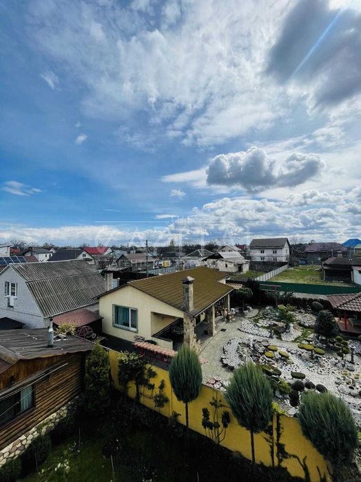 Оренда! АВТОНОМНИЙ БУДИНОК | СОНЯЧНІ ПАНЕЛІ! Низькі комунальні! КАМІН | БАНЯ/САУНА | 3 спальні | ТЕРАСА на даху | ОСОКОРКИ | 10 хвилин до метро