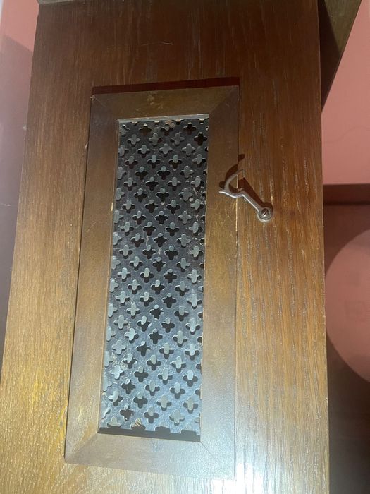 Relógio de caixa alta