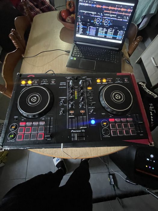 Mesa pioneer ddj-400