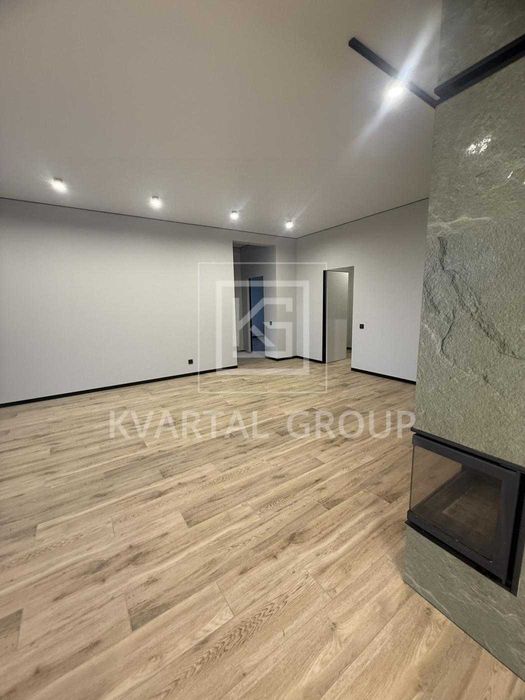 Сучасний будинок 120 м² з ремонтом і ділянкою 12 соток