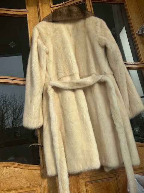 Шуба норкова натуральна, комір -соболь