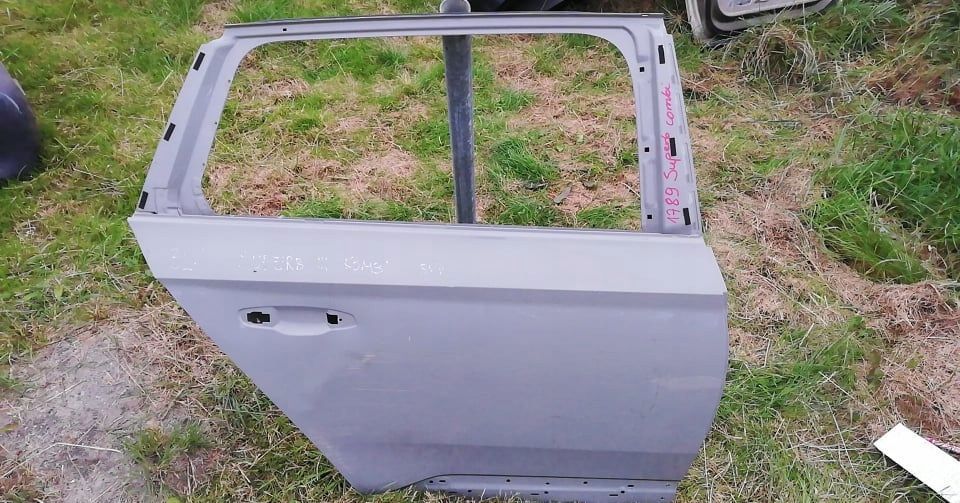 Klapa bagażnika tył tylna tylnia maska drzwi tylne tył prawy SKODA SUPERB III 3 combi 2015-> 15- LB9A zderzak błotnik przód lewy prawy