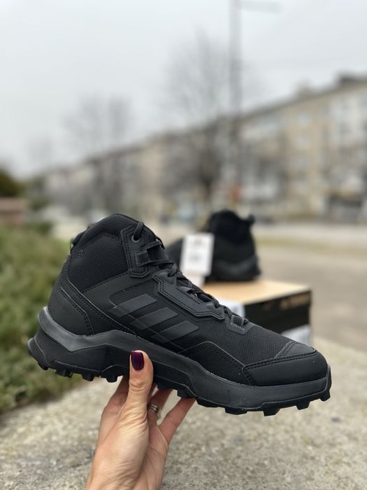 Чоловічі оригінальні зимові  черевики Adidas Terrex AX4 MID GTX FY9638