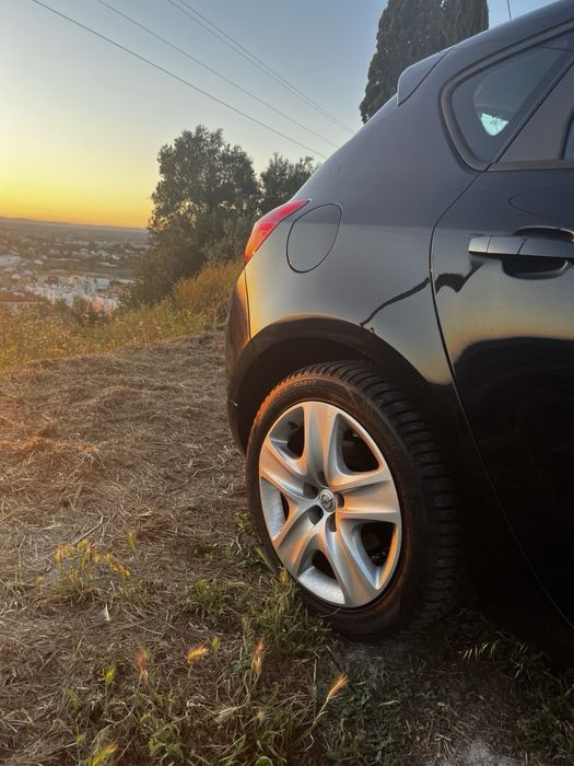Opel Astra J 1.4 Turbo Cosmo | 124 mil km | Excelente Estado
