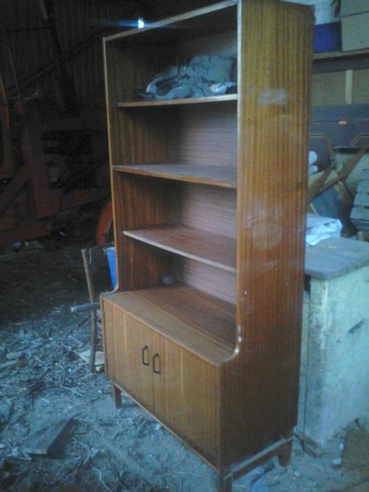 sprzedam biblioteczke PRL meble