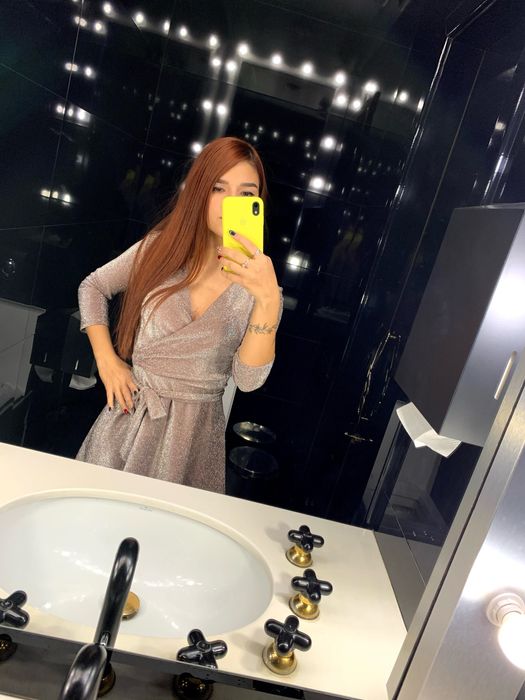 Вечернее блестящее платье