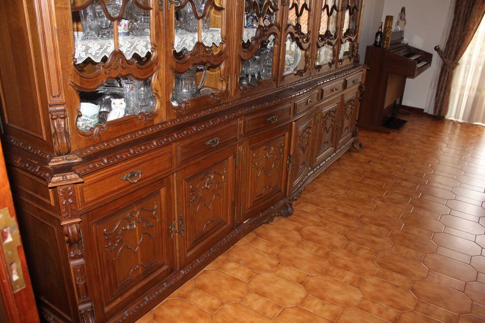 Móvel de Sala Antigo em Madeira