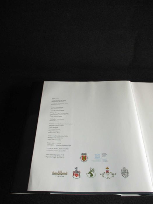 Livro O Real Edifício de Mafra Património Mundial Autografado