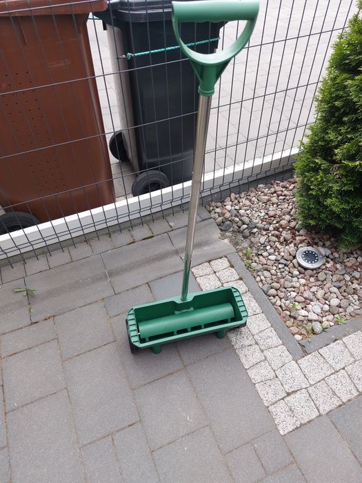 Siewnik do trawy i nawozów  Nowy